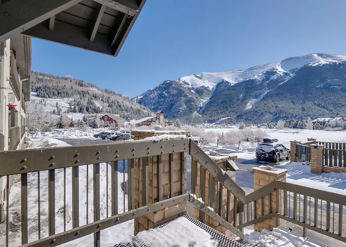 Walk To Lifts: Mtn-view Holiday home *
