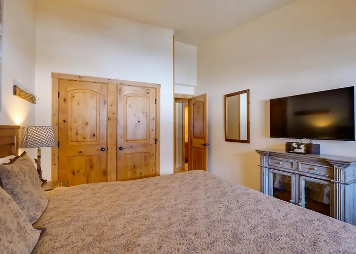 Walk To Lifts: Mtn-view Holiday home Copper Mountain
